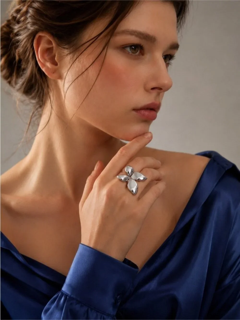 Luxury Polished Silver color Petal Statement Ring